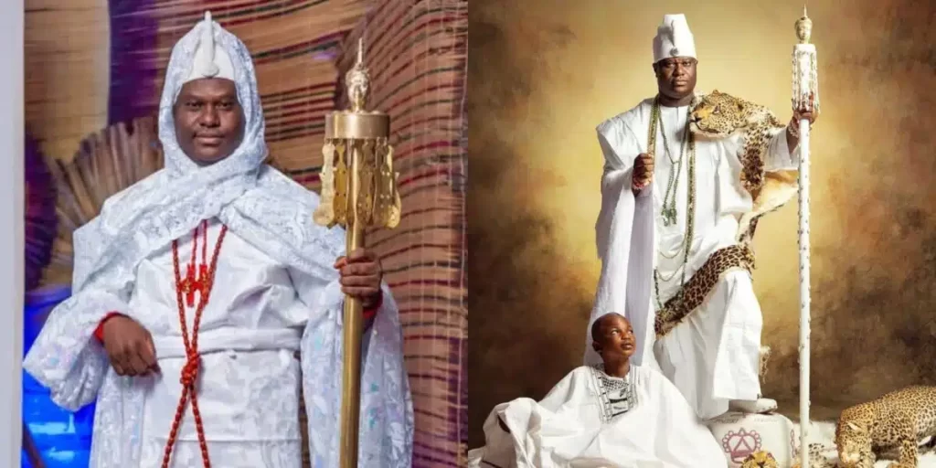 Ooni of ife gives out car, cash to royal aides in celebration of his 7th coronation anniversary